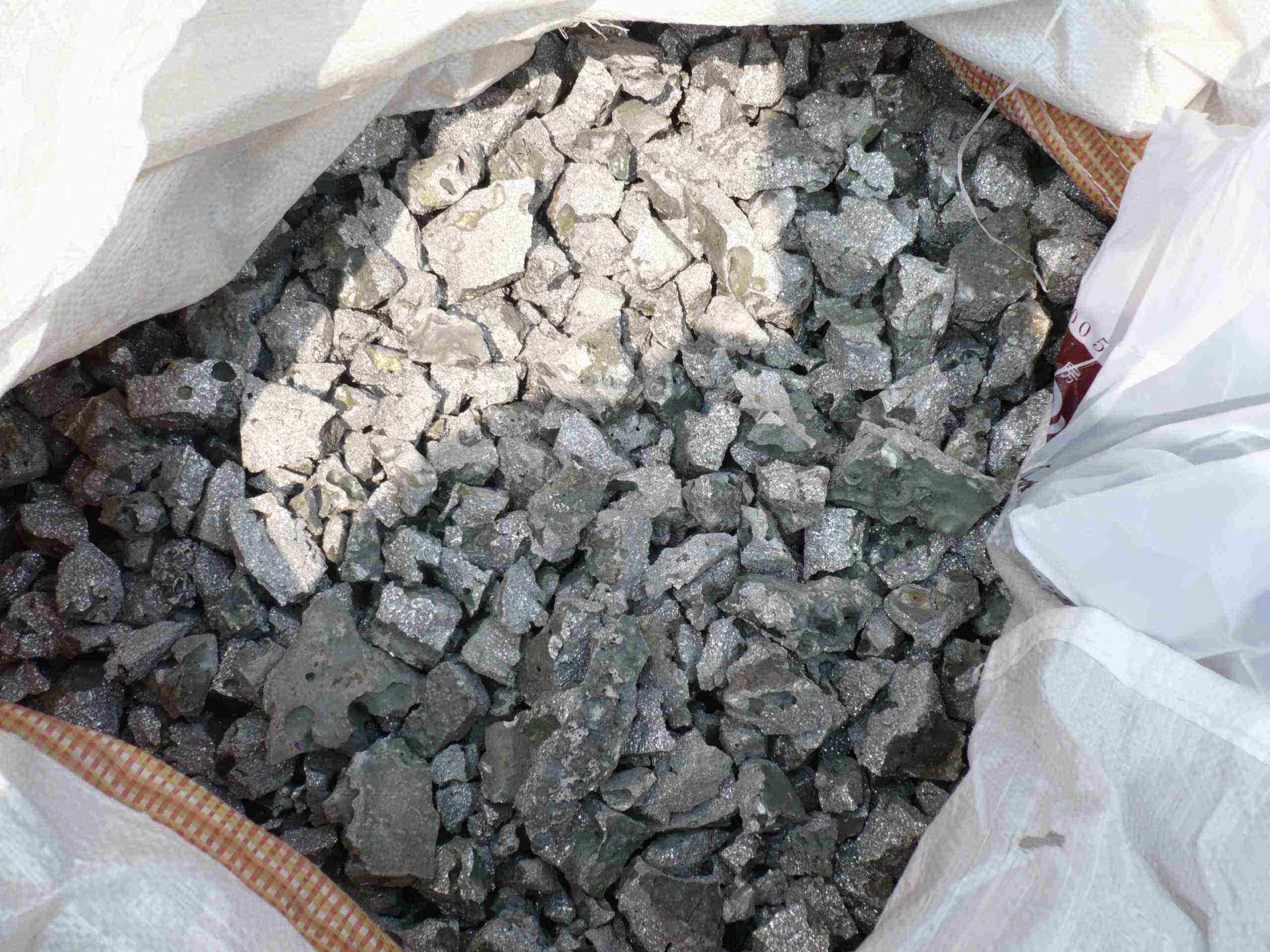 Anti Corrosion Ferro Chrome Alloys Lump LC Chrome Iron Ore For Heat Resistant Steel